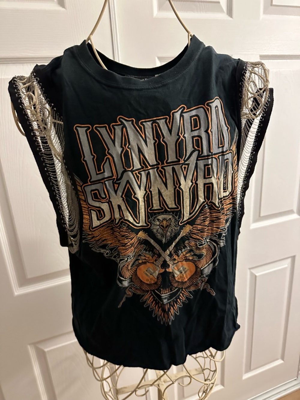 Trendy and Tipsy Lynyrd Skynyrd Black Graphic Band Tee